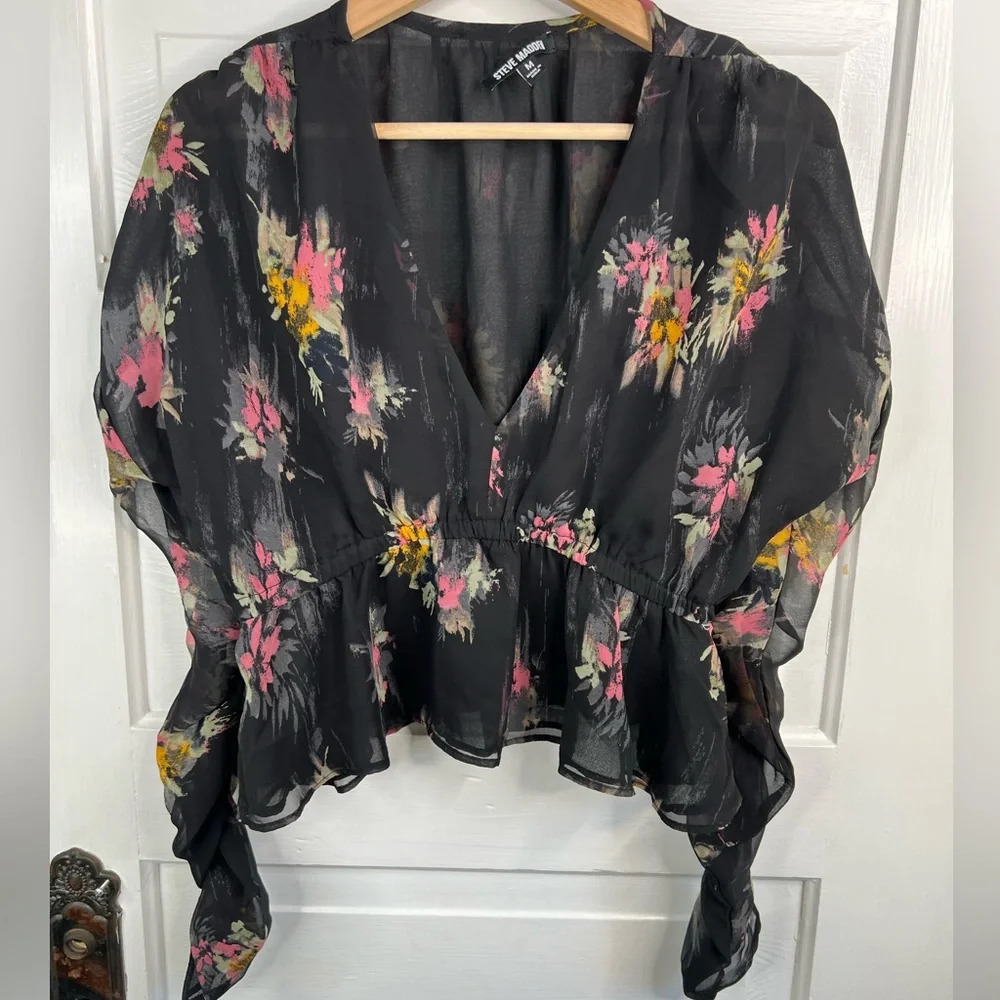 Steve Madden Women's Black Floral V-Neck Blouse Long Gathered Sleeve Size M